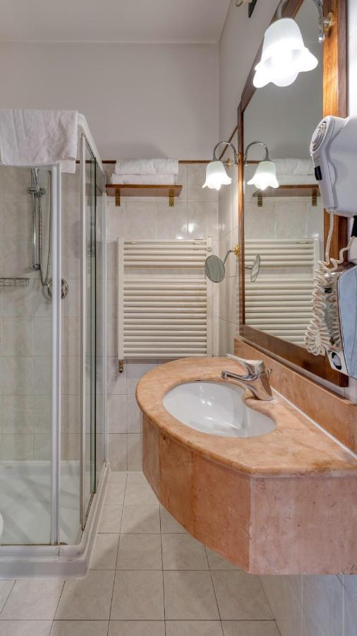 Primotel Hotel 4*